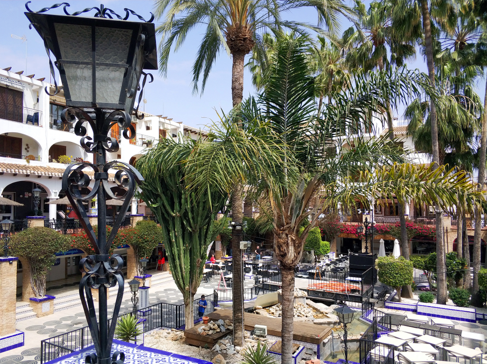 Living in Villamartin - Costa Blanca Sales