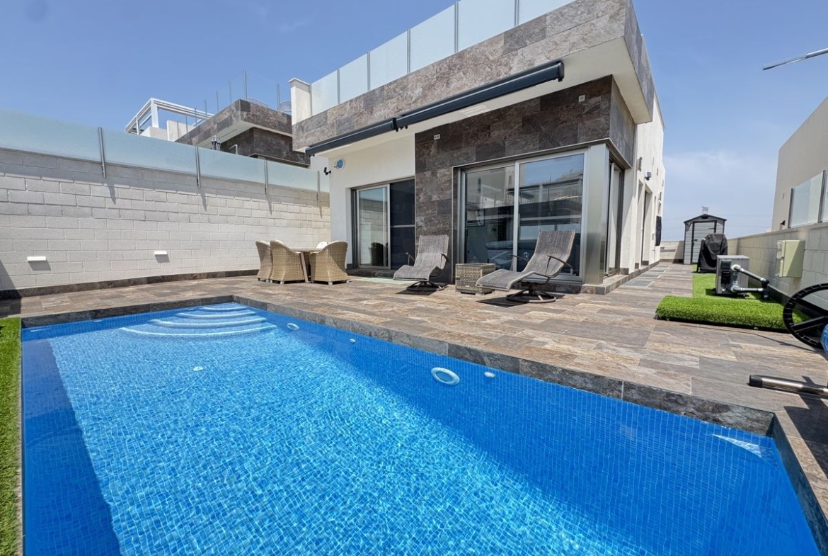 South Facing Villa Villamartin