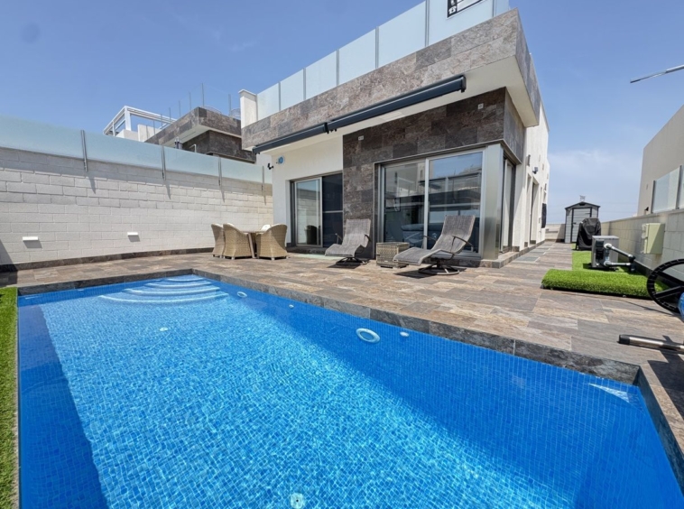 South Facing Villa Villamartin